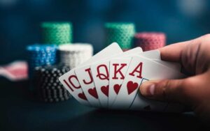Hướng dẫn bí kíp chơi cách chơi xì tố trên bàn poker